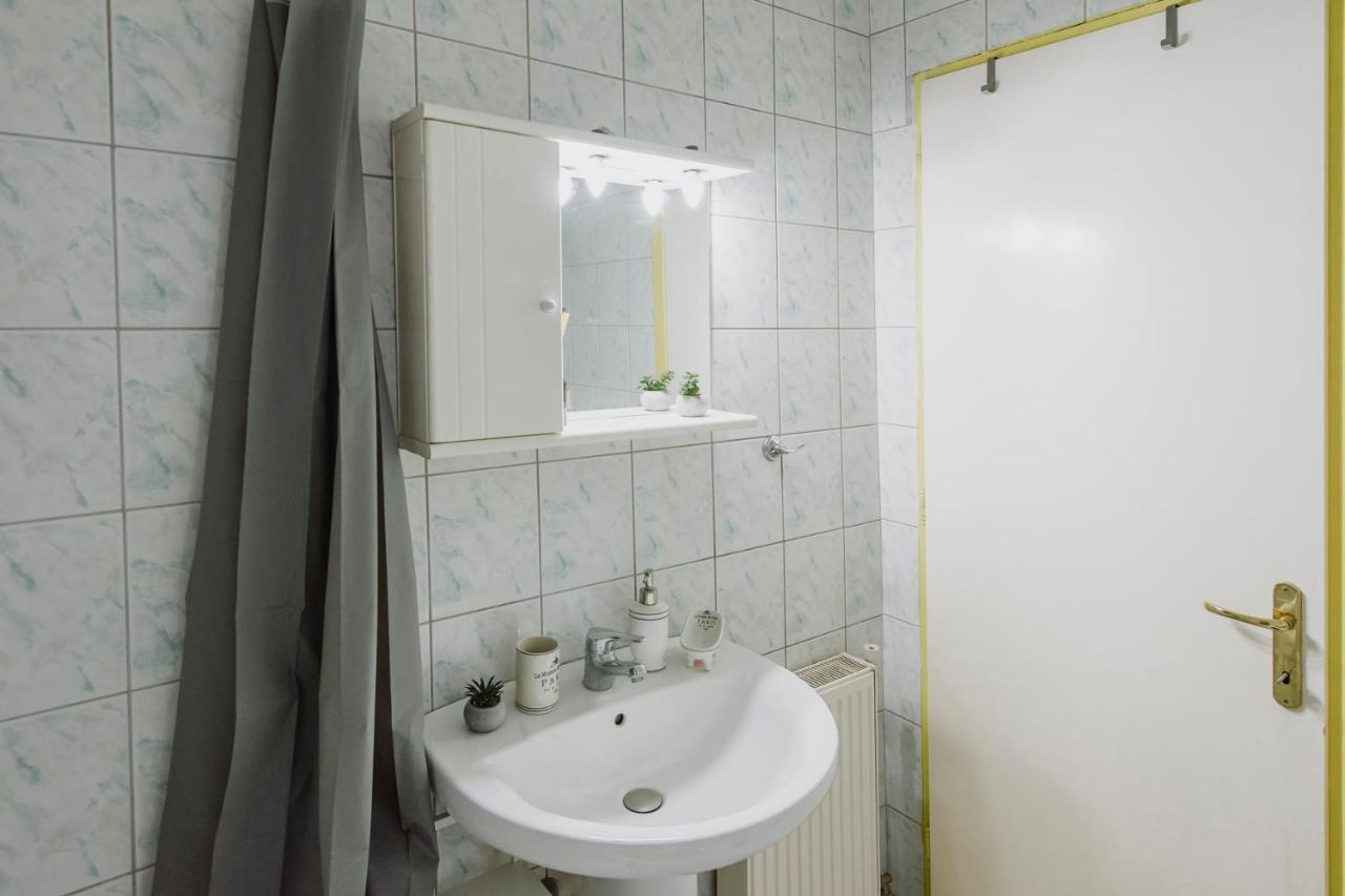 Mellow Yellow Komotini Esterno foto